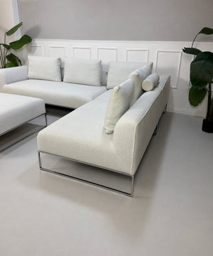 COR Mell Lounge Ecksofa Stoff Weiß – Seitenansicht mit Nackenrolle