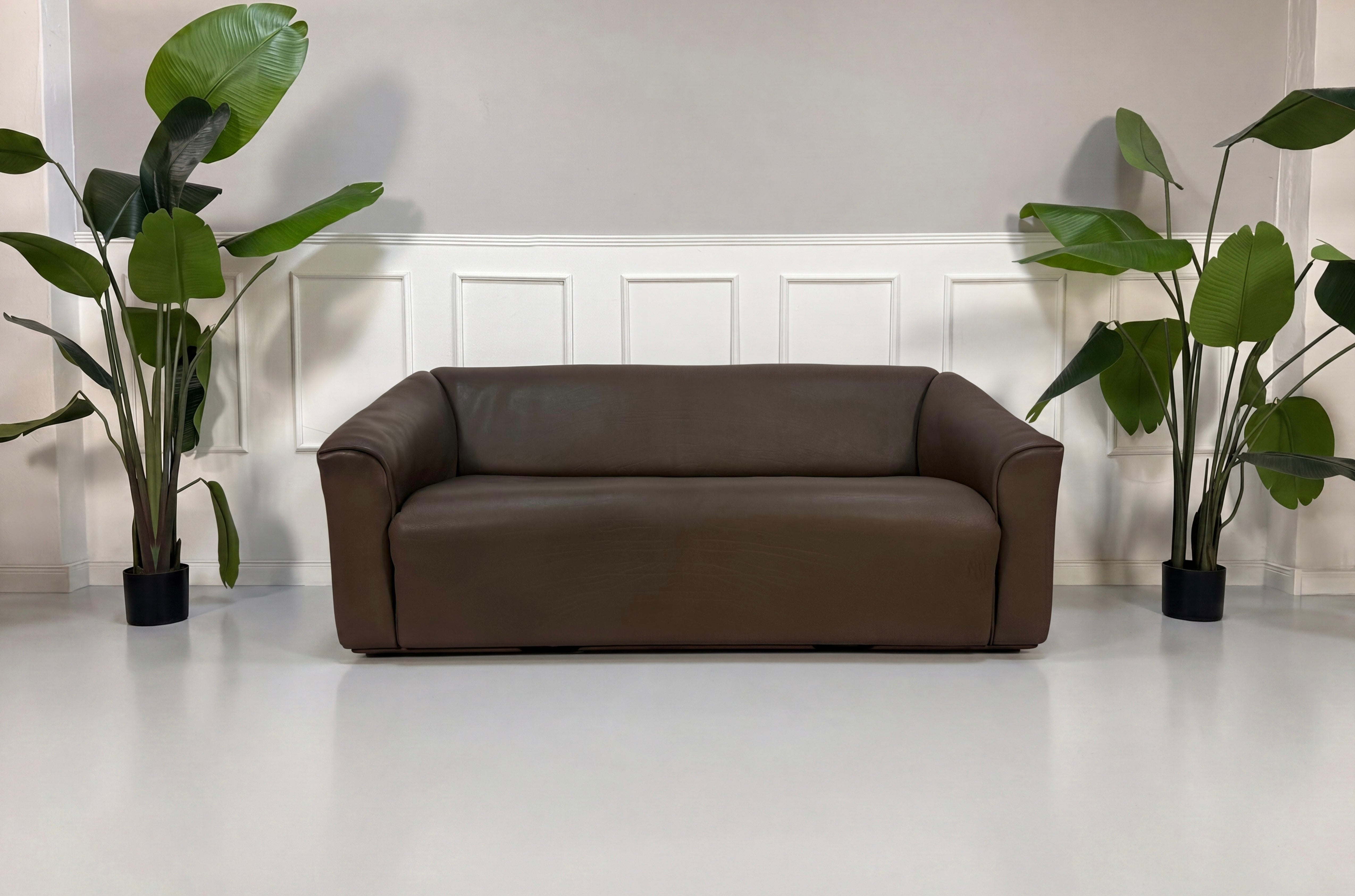 De Sede DS 47 Sofa Leder DeSede Braun Dunkel Schweiz 3 Sitzer – Lehnenansicht | Aaron GmbH