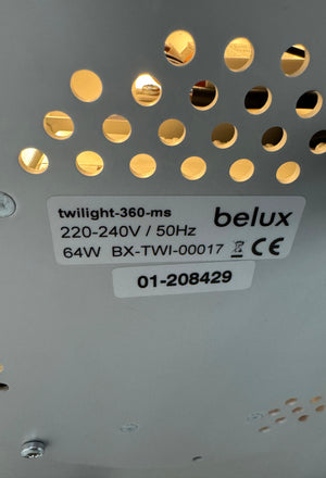 Gebrauchte Belux Twilight Designer Lampe vor einer Wand, stilvoll und modern eingerichtet.