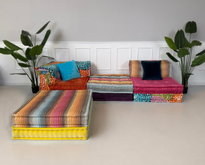 Roche Bobois Mah Jong Sitzlandschaft bunt mit Zierkissen, Ecklandschaft aus elf Modulen.