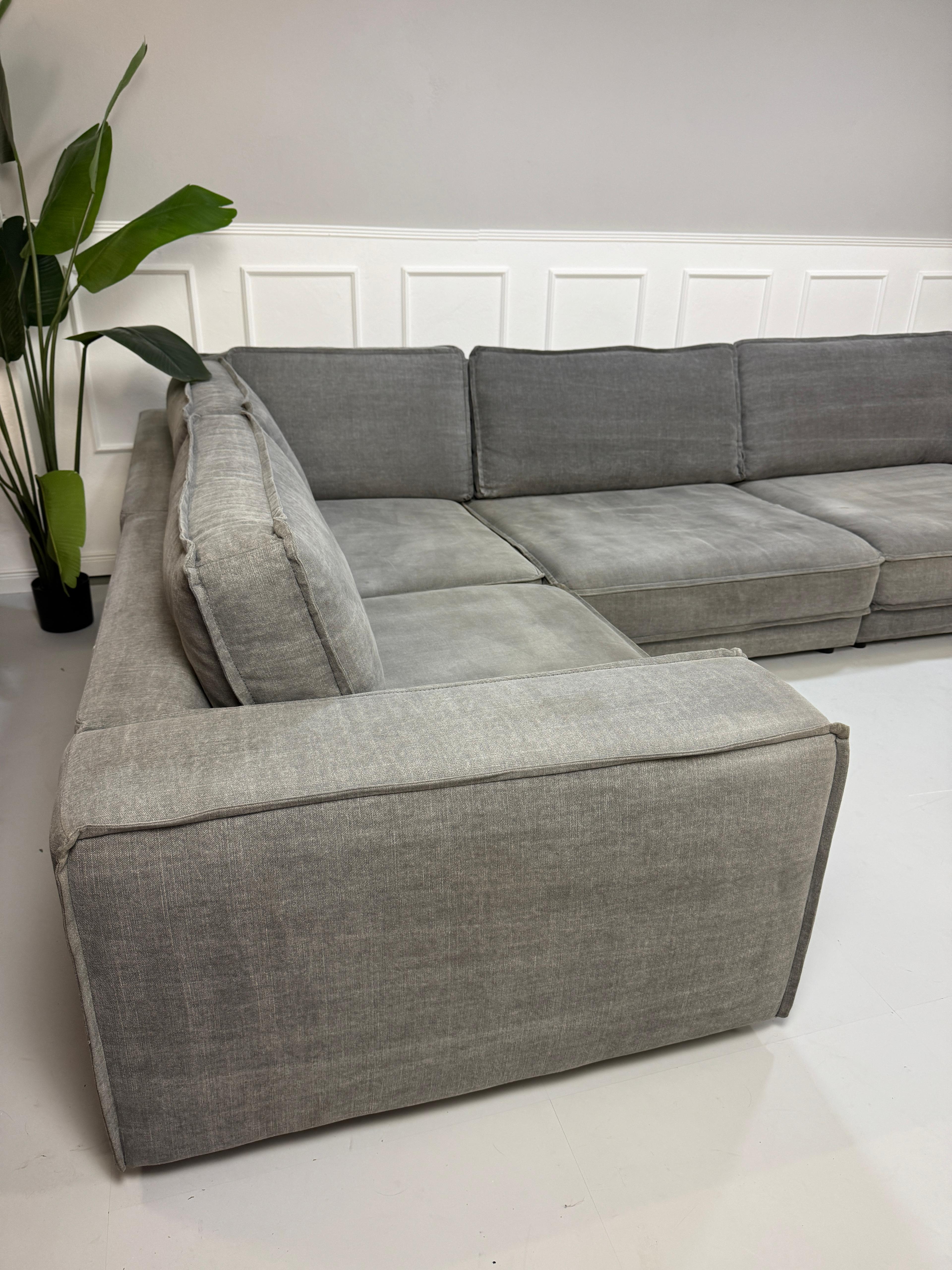 Bolia Noora Sofa Stoff Couch FSC zertifiziert Grau